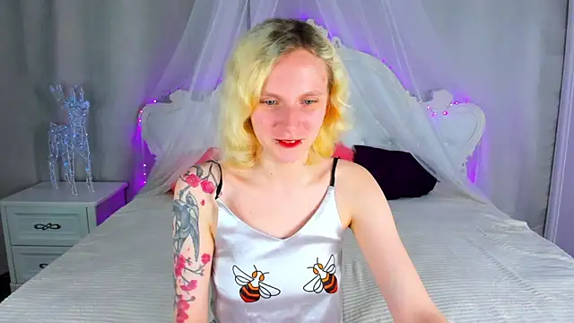 LikiLips' Live XXX Chat