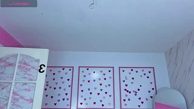 emma_wockll_t's Live XXX Chat