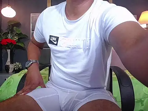 noah_oliver1: διαδικτυακό σόου στην κάμερα