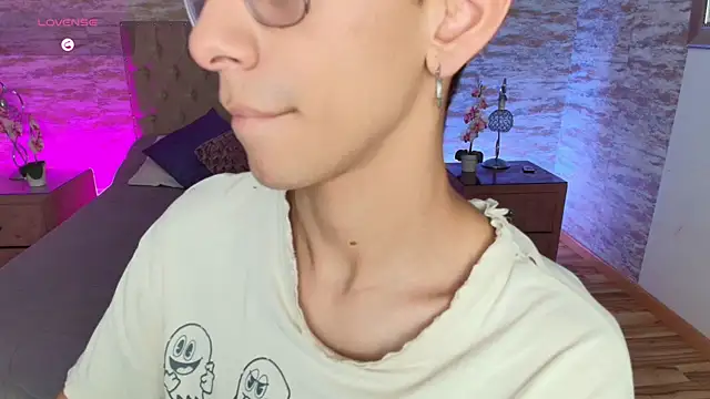 Evans_Noir Show in webcam