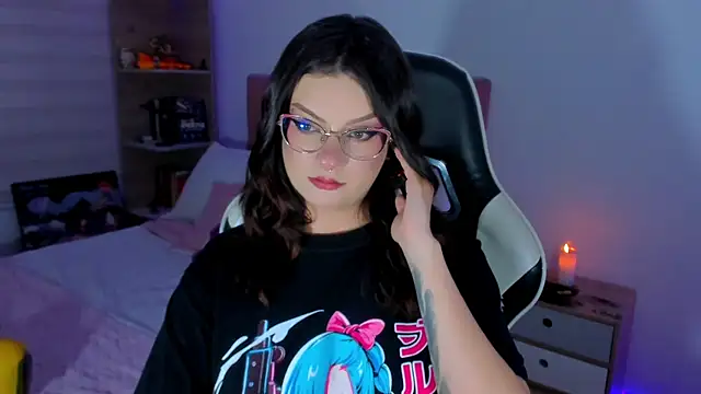 Chat +18 de OphelianaRose33 ao vivo