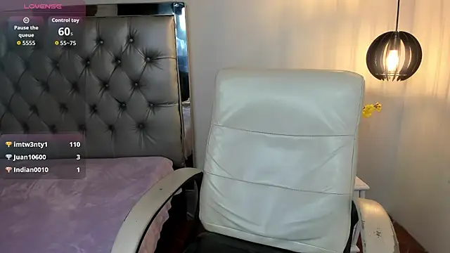 Chat XXX ao vivo de mila_quin