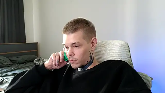 DENIS_HEREのウェブカメラショー