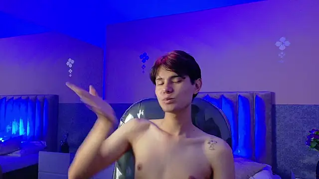 Derek_Sinn Adlı Modelin Canlı XXX Sohbeti