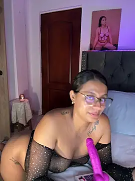 ema_zoe's Live XXX Chat