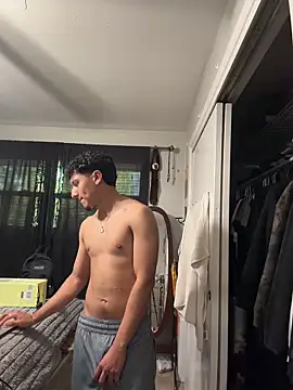 Pokazy przed kamerką – latino_switch