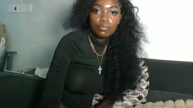 Ebony-Diva Adlı Modelin Canlı XXX Sohbeti