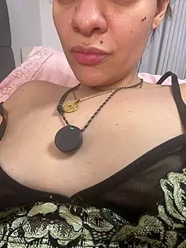Show de Zyrella na webcam