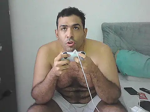 Show modela IronSideBear na web-kameri