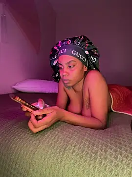 TheRealOshunQueen's Live XXX Chat