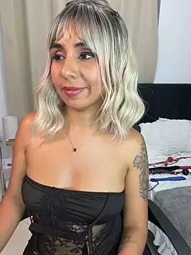 Živý XXX chat Emilyvalk_