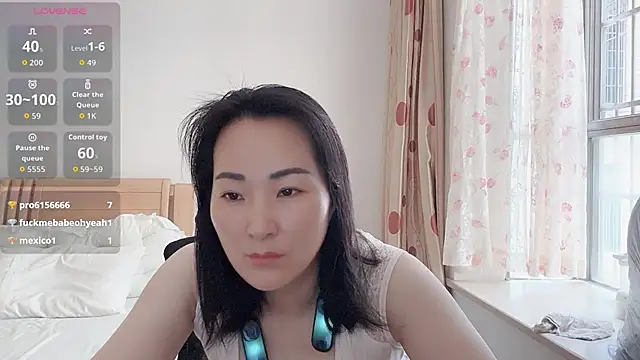 Živý XXX chat ParisNoctis