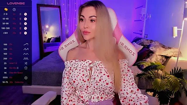AdeleRoberts' Live XXX Chat