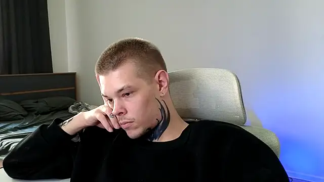 DENIS_HERE: онлайн-секс-чат