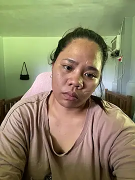 _UrSingleMamiBella_ Chat XXX in diretta