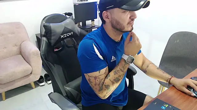 Thiago_420's Live XXX Chat