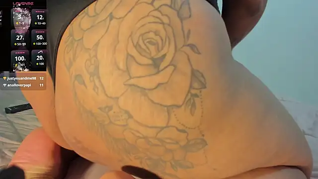 แชท XXX สดของ roselyn_caprice
