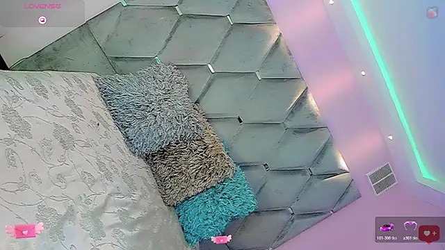 AnnaRouseQueen Show Webcam