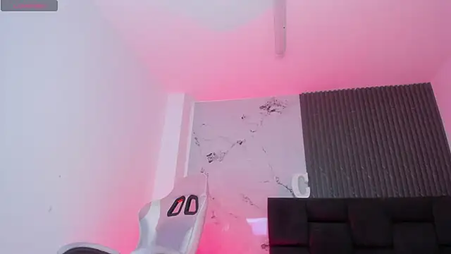 Chat XXX en directo de Chloemuaak