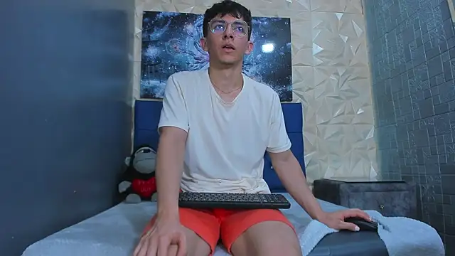 ElanGiraldo Show Webcam