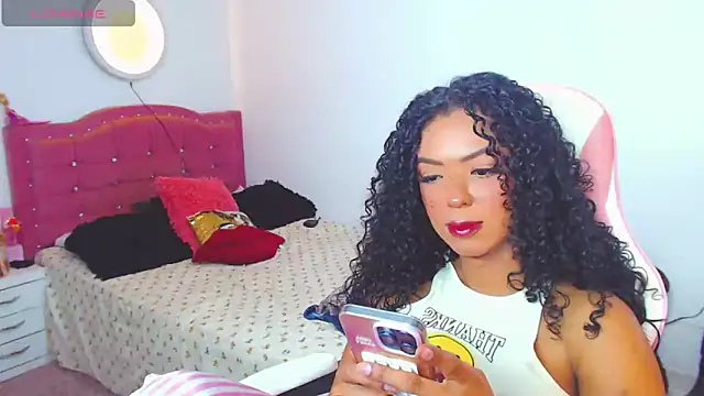 Tanedra_collings Show in webcam