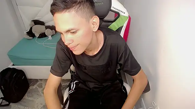 sombra_18's Live XXX Chat