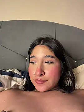 Chat +18 de AriBunny18 ao vivo