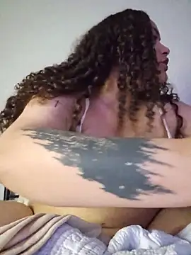 honeeyyy_pot লাইভ XXX চ্যাট