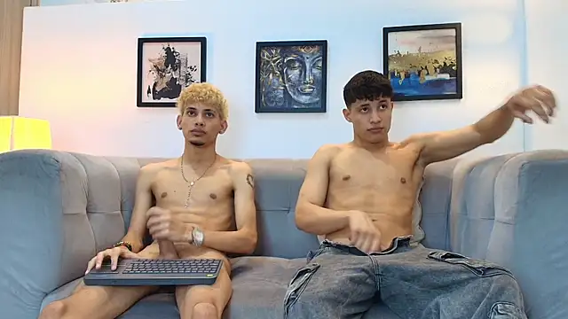 YOUNG_BOYS_HELLのウェブカメラショー