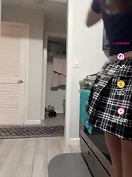 SophiaXJohn's Live XXX Chat