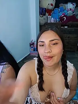 -brendda- live XXX chat
