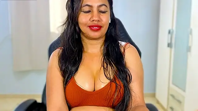 FannyXhot Adlı Modelin Canlı XXX Sohbeti