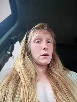 GoldenFlameGoddess' Live XXX Chat