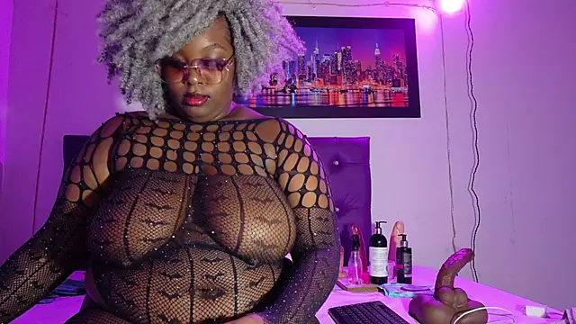 ebony_NeighborMoans' Live XXX Chat