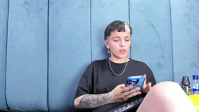 Megan_Thompson_ élő XXX-chatje
