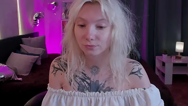 tattoo_art_baby Adlı Modelin Canlı XXX Sohbeti