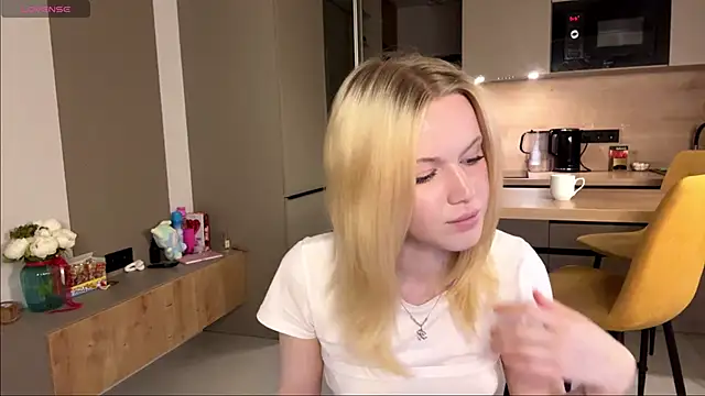 moonavelle Adlı Modelin Canlı XXX Sohbeti