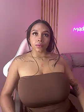 MadeleineSanez Live XXX-Chat