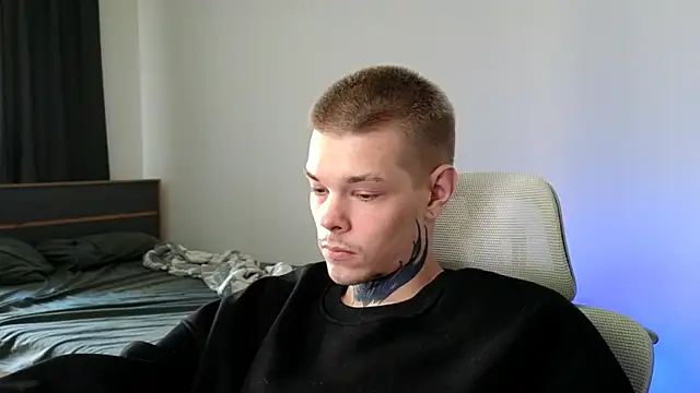 DENIS_HEREn Live XXX chat