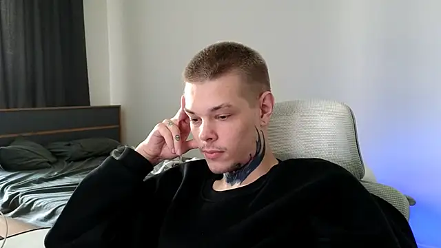 DENIS_HERE live XXX chat