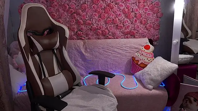 CarolinaaFoxyyy's Live XXX Chat