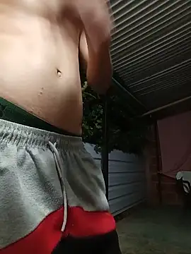 3hornys-straights' Live XXX Chat