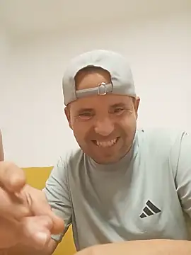 Banana39 Show in webcam