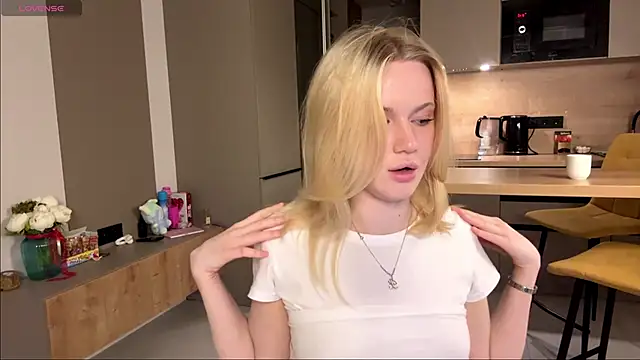 moonavelle's Live XXX Chat