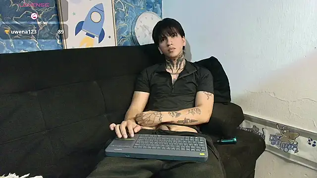 Tessarion_Black 在線直播表演