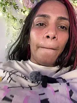 ArielleMillerr-'s Live XXX Chat