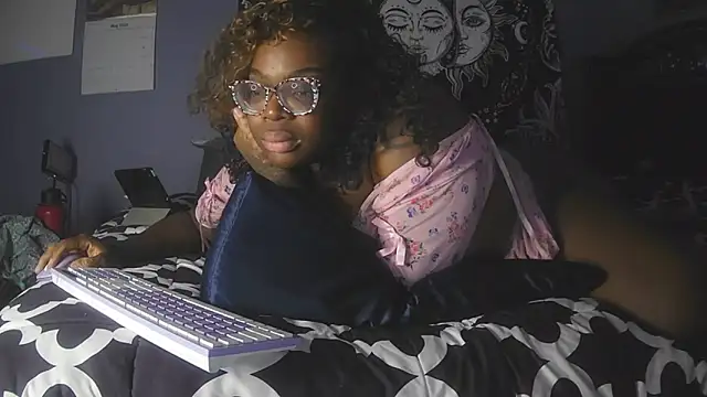 UriUniverse69's Webcam Show