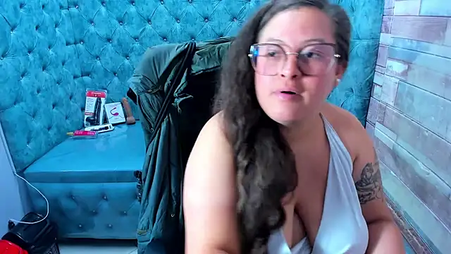 Chatroom XXX en direct de Sarah_Boobs_