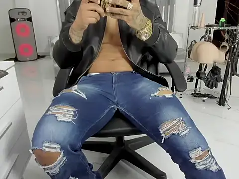 Chat XXX Live master_leather
