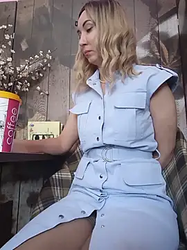 XXX chat uživo modela _AliceWine_